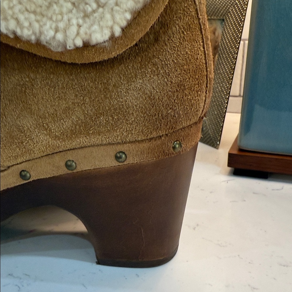 UGG Tan Shearling Clogs - Picture 4 of 6